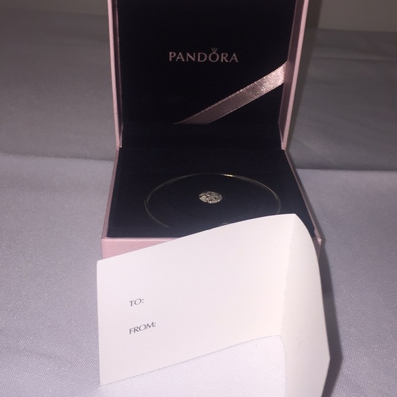 PANDORA Tree of Hearts Mothers Day Bangle Gift Set - Picture 3 of 8